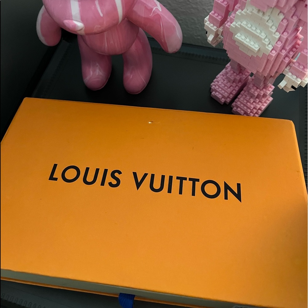 Lv box